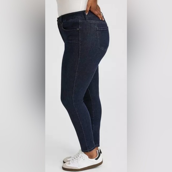 NWT Torrid Trio skinny high rise jeans sizes 22-26 regular - Picture 3 of 7